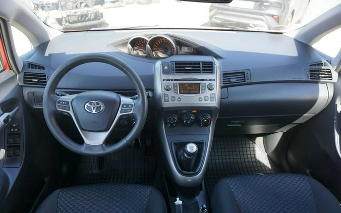 Toyota Verso cena 35900 przebieg: 80660, rok produkcji 2010 z Gniezno małe 667